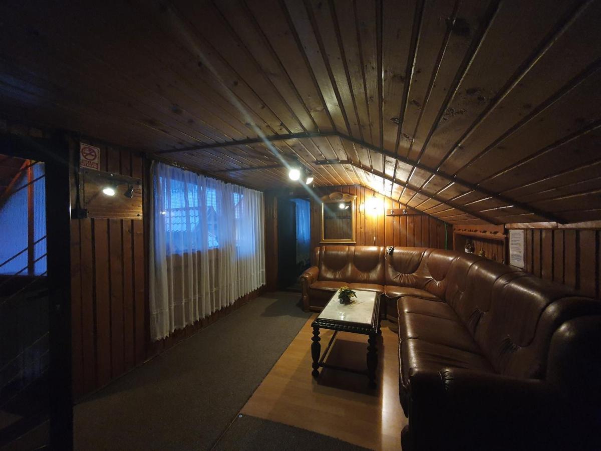 Complex Turistic Caprioara Hotell Baia Mare Exteriör bild