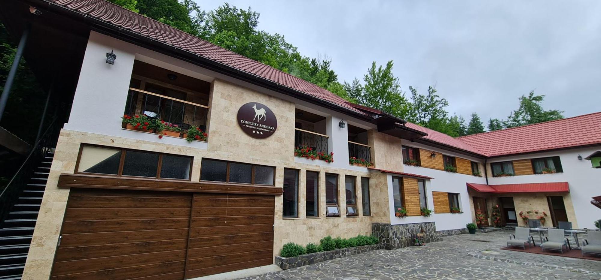 Complex Turistic Caprioara Hotell Baia Mare Exteriör bild