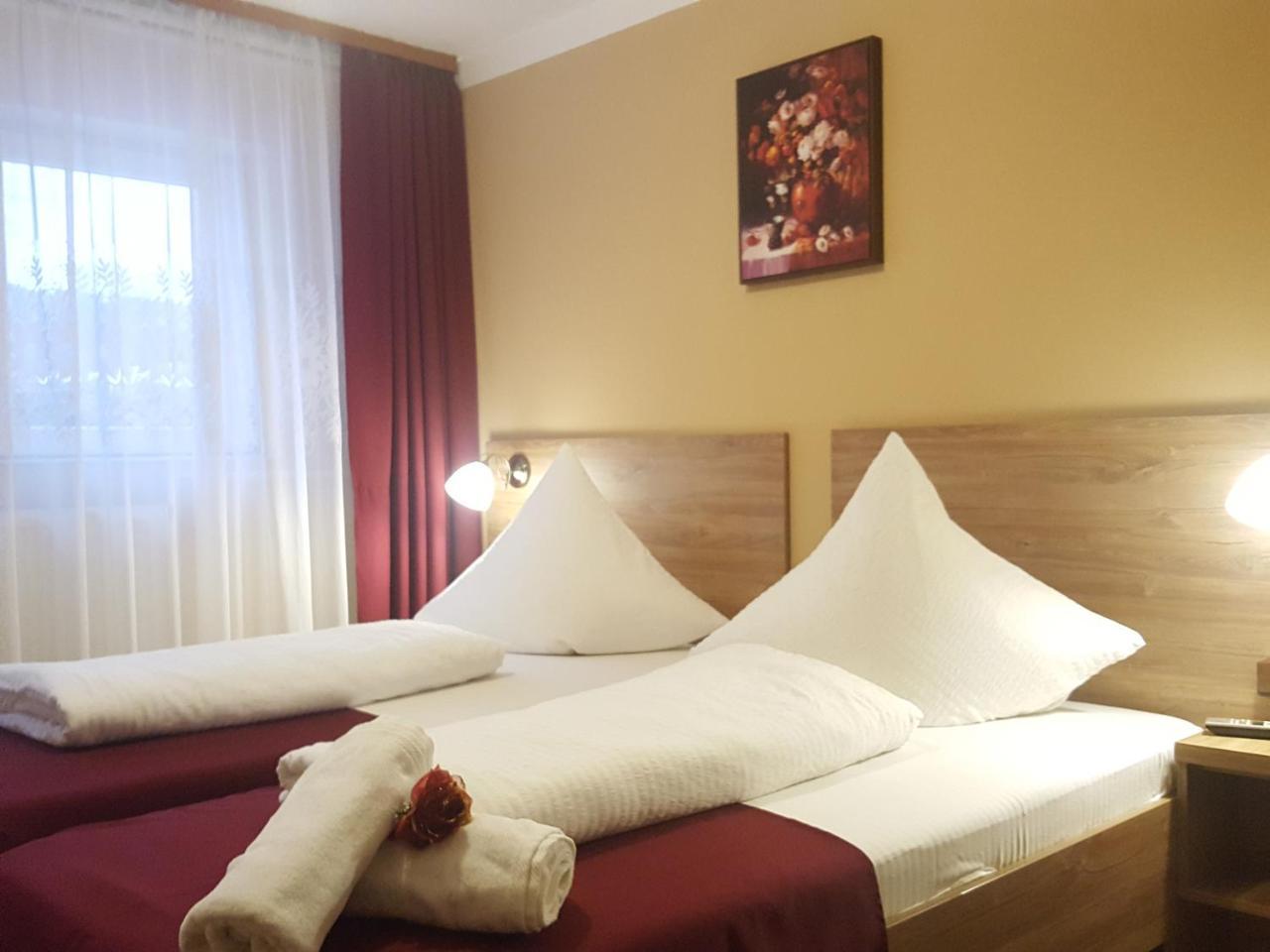 Complex Turistic Caprioara Hotell Baia Mare Exteriör bild