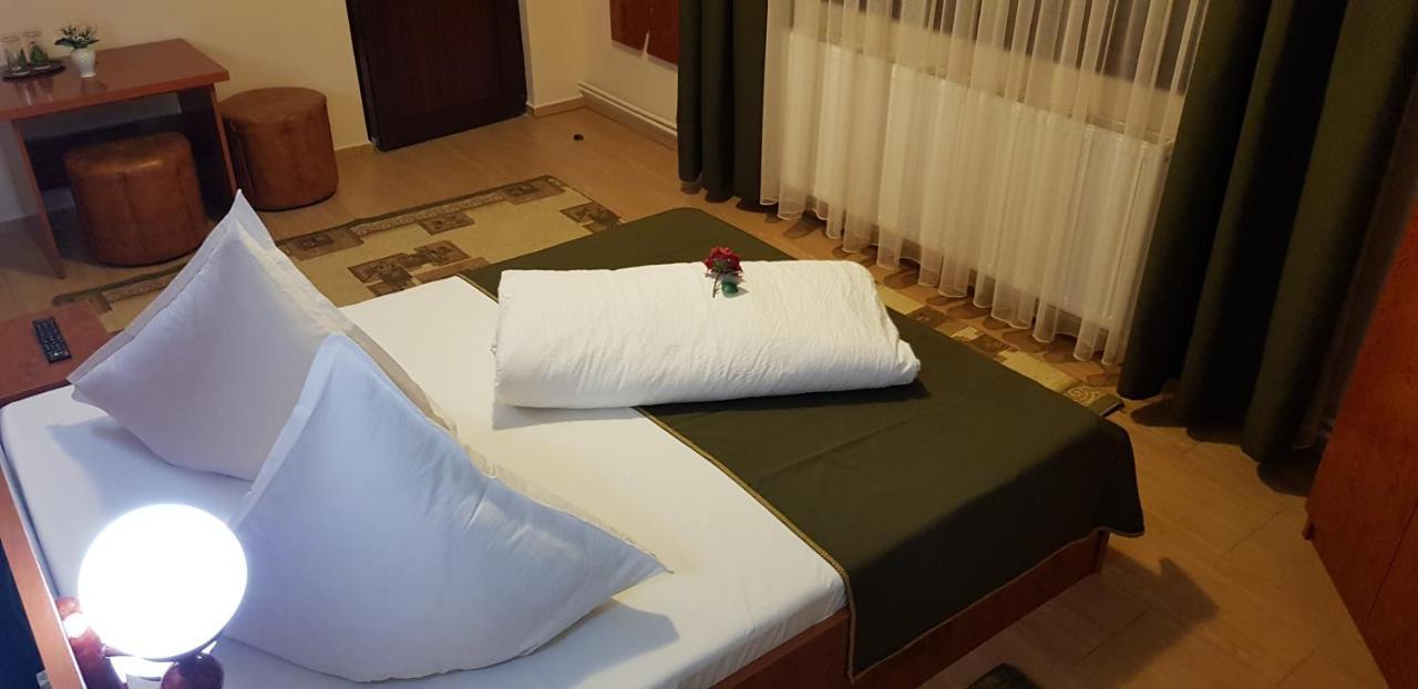 Complex Turistic Caprioara Hotell Baia Mare Exteriör bild